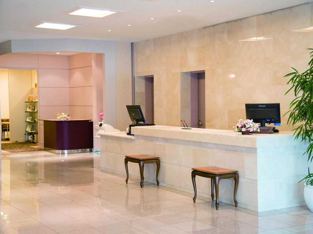 Hotel Crown Palais Kofu Екстер'єр фото