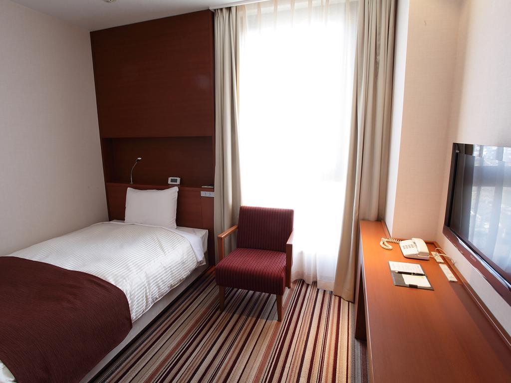 Hotel Crown Palais Kofu Екстер'єр фото