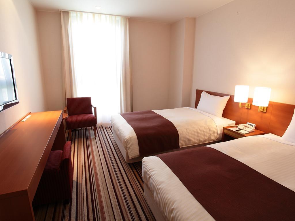 Hotel Crown Palais Kofu Екстер'єр фото