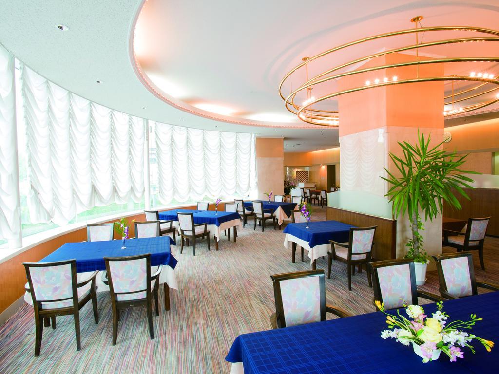 Hotel Crown Palais Kofu Екстер'єр фото