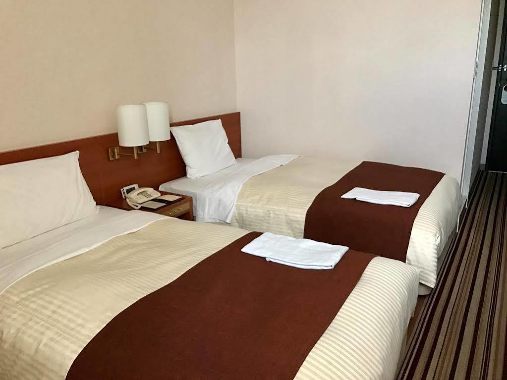 Hotel Crown Palais Kofu Екстер'єр фото