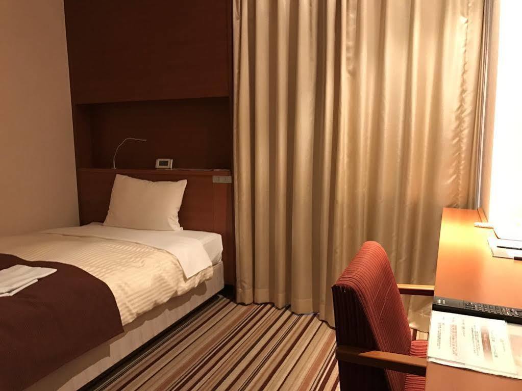 Hotel Crown Palais Kofu Екстер'єр фото