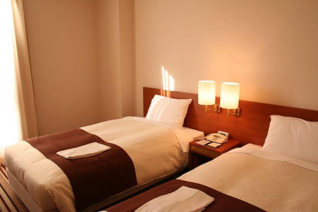Hotel Crown Palais Kofu Екстер'єр фото