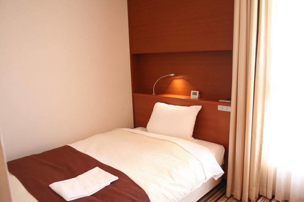 Hotel Crown Palais Kofu Екстер'єр фото