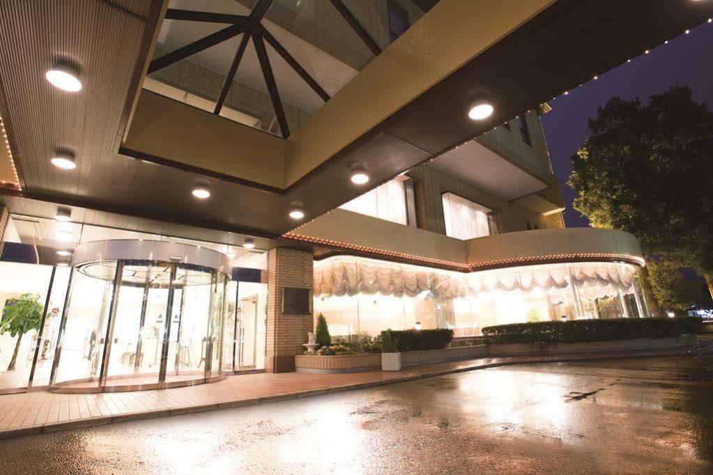 Hotel Crown Palais Kofu Екстер'єр фото